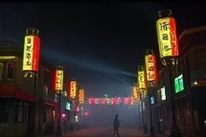 《风起麦浪时》年代剧封面，金色麦田与远处的旧砖房